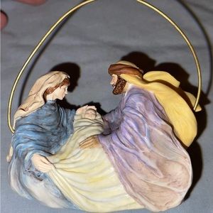 HALLMARK ORNAMENT "Christmas Joy Nativity"- SIGNED -1996  - Excellent Condition